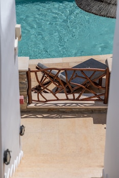hotel anemomilos
