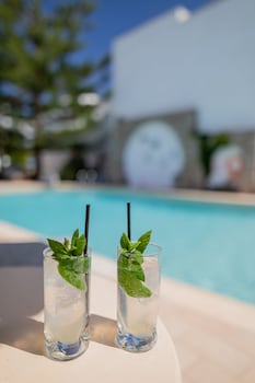 hotel anemomilos