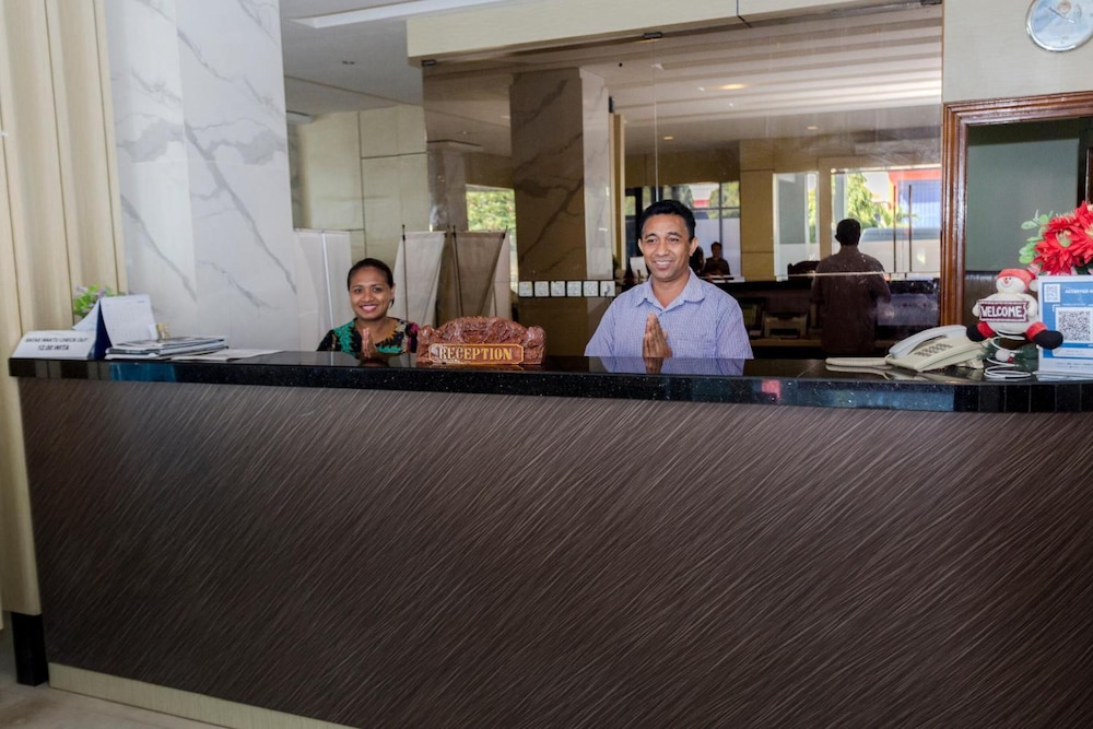sylvia hotel maumere