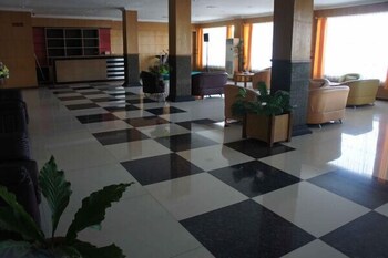 sylvia hotel maumere