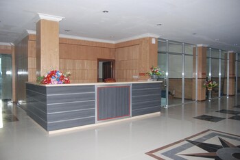 sylvia hotel maumere