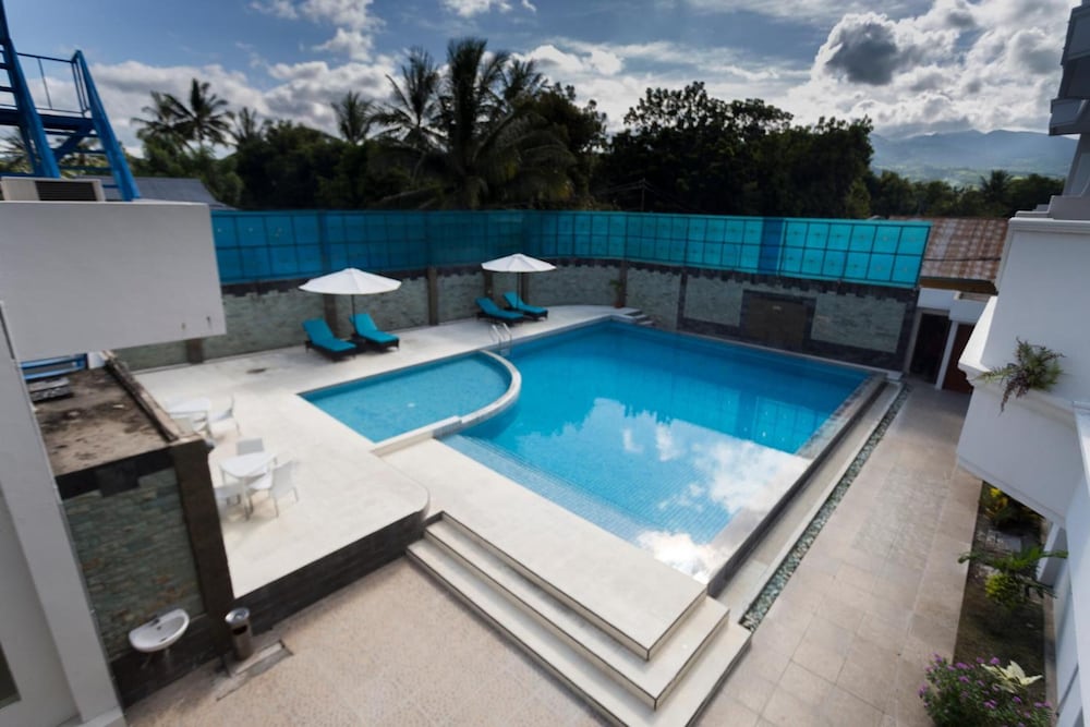 sylvia hotel maumere