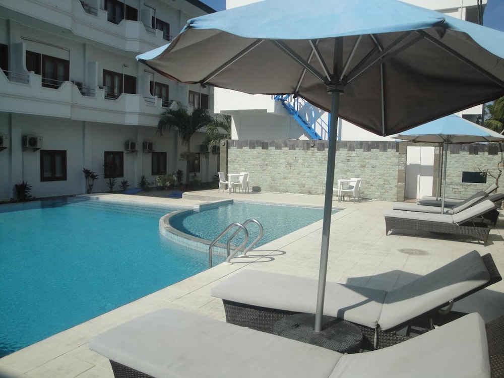 sylvia hotel maumere