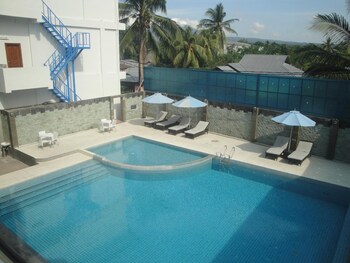 sylvia hotel maumere