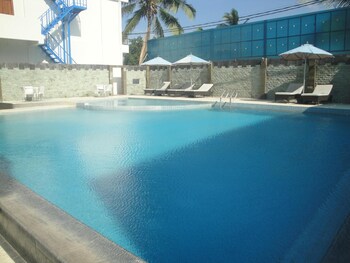 sylvia hotel maumere