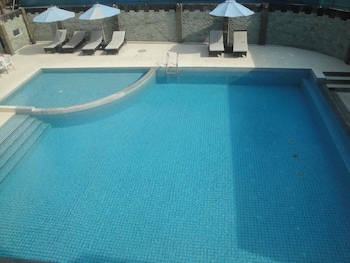 sylvia hotel maumere