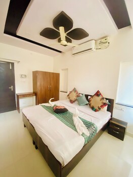 the raj place