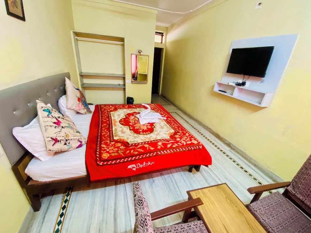 the raj place