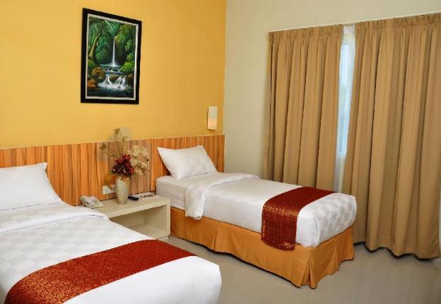 rangkayo basa halal hotel