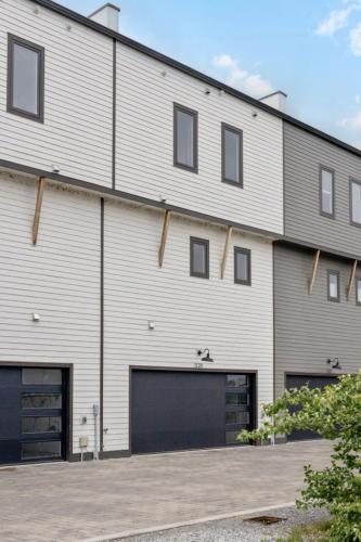 rhythm and view broadway groups secure garage
