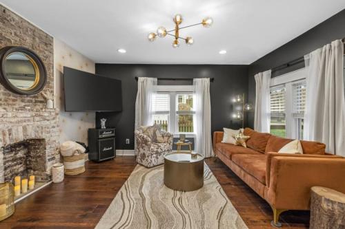 Space Cowboy - Firepit, Huge Yard, Close2downtown,,3 star