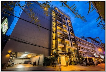 sea me spring tree hotel adults only