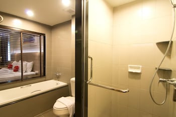 sea me spring tree hotel adults only