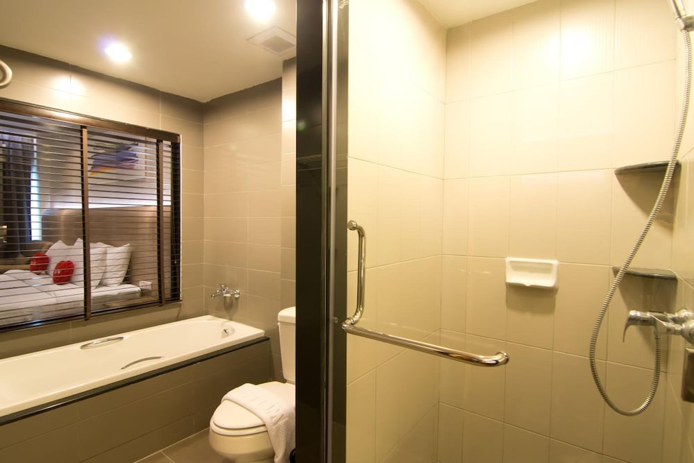 sea me spring tree hotel adults only