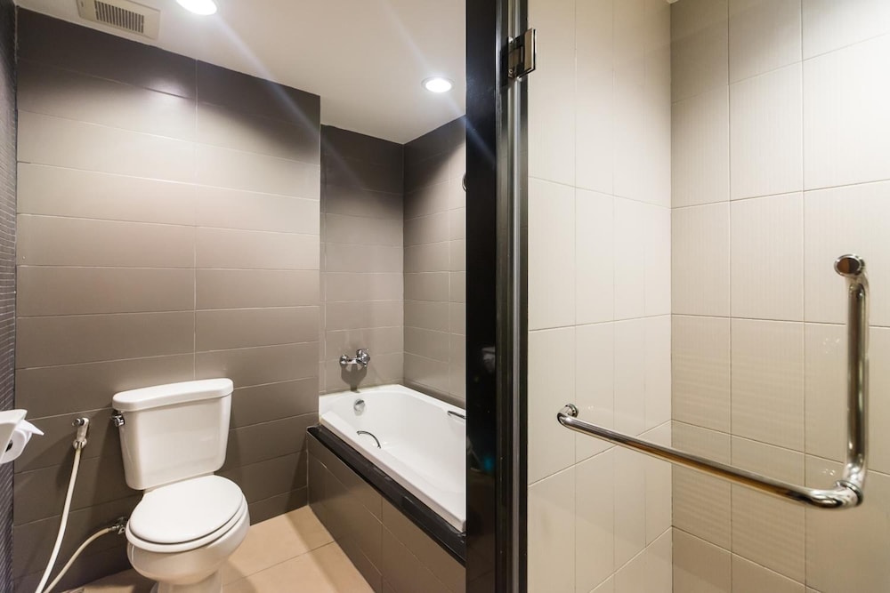 sea me spring tree hotel adults only