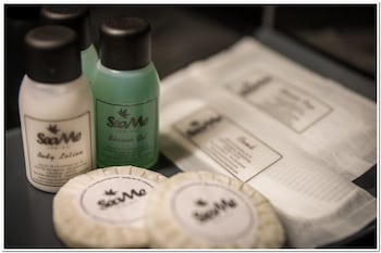 sea me spring tree hotel adults only