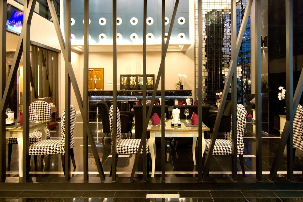 sea me spring tree hotel adults only