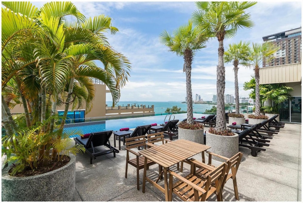 sea me spring tree hotel adults only