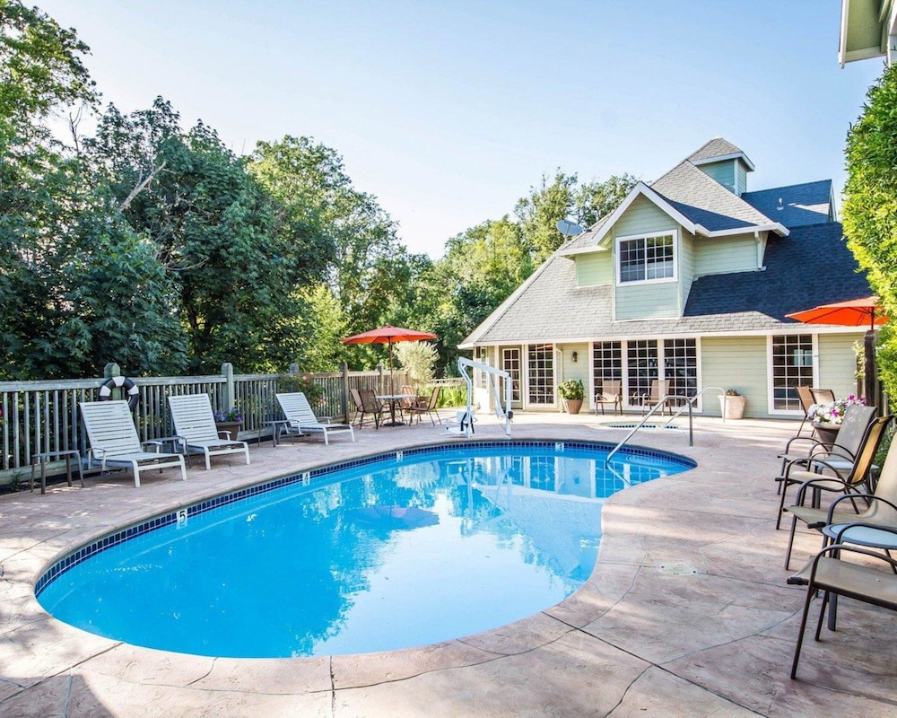 The Inn At Baechtel Creek,Mendocino>>California,3 star