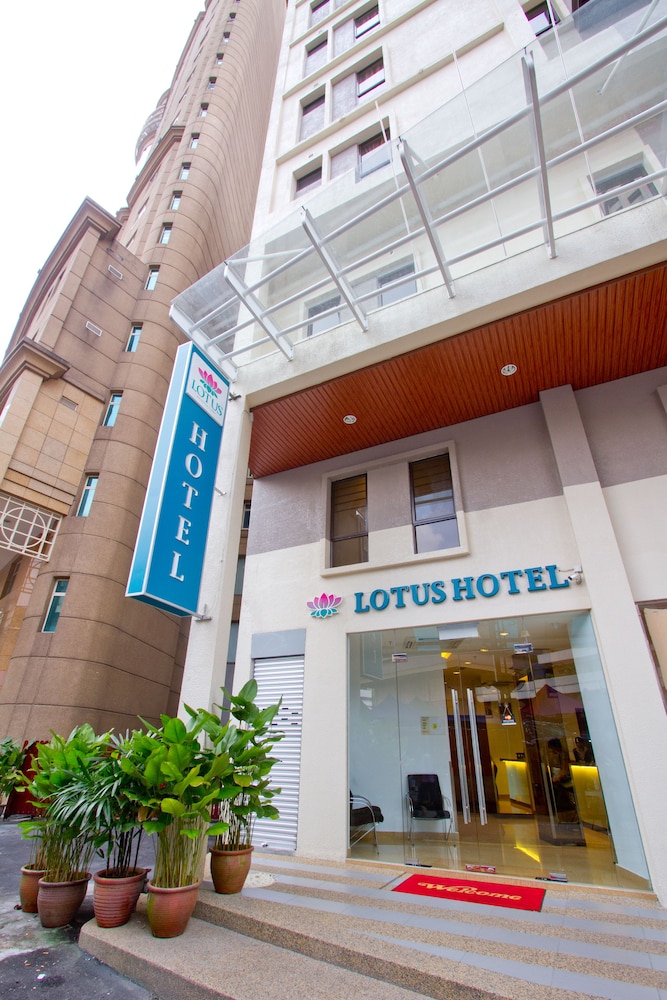 lotus hotel masjid india