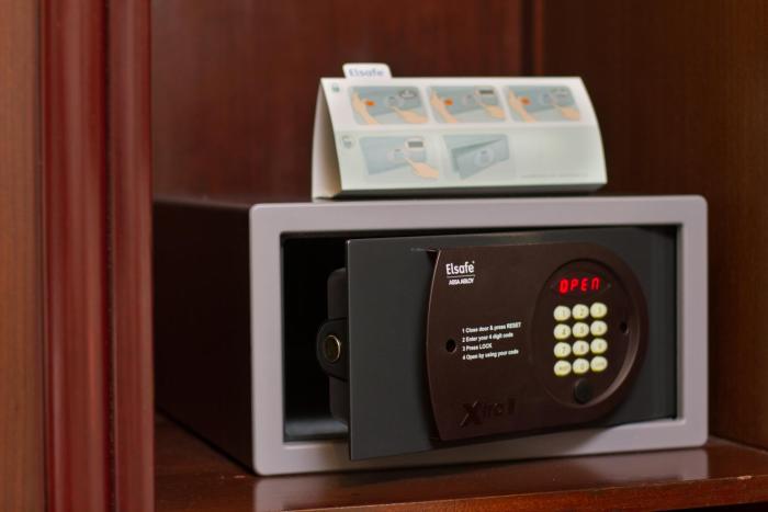 lotus hotel masjid india