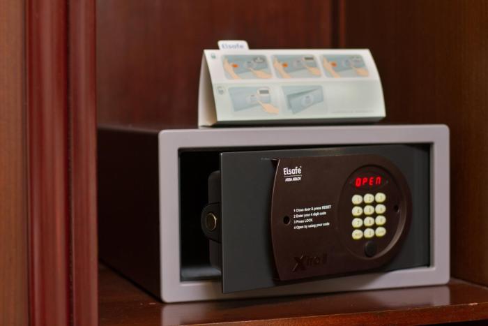 lotus hotel masjid india