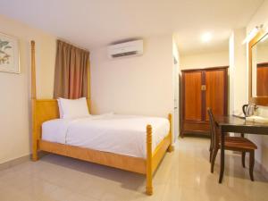 lotus hotel masjid india