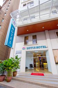 lotus hotel masjid india