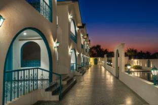 Larissa Resort,,2 star
