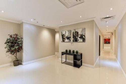 Nu Hotel Toronto,Mississauga>>Etobicoke,2 star