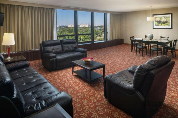 cherry hill hotel