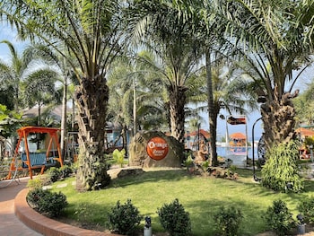 orange resort