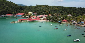 penarak bamboo beach motel