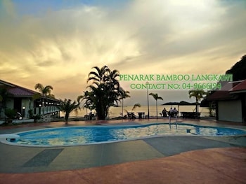 penarak bamboo beach motel