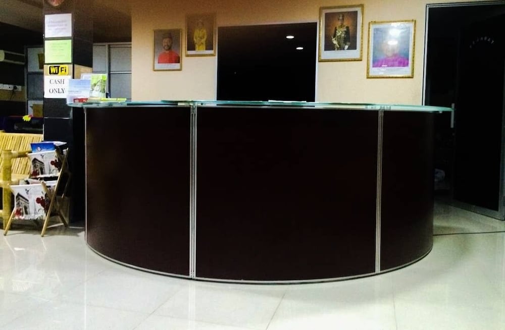 penarak bamboo beach motel