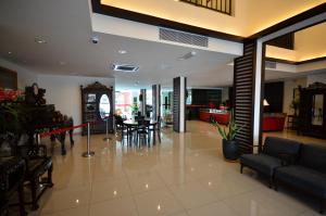 906 riverside hotel