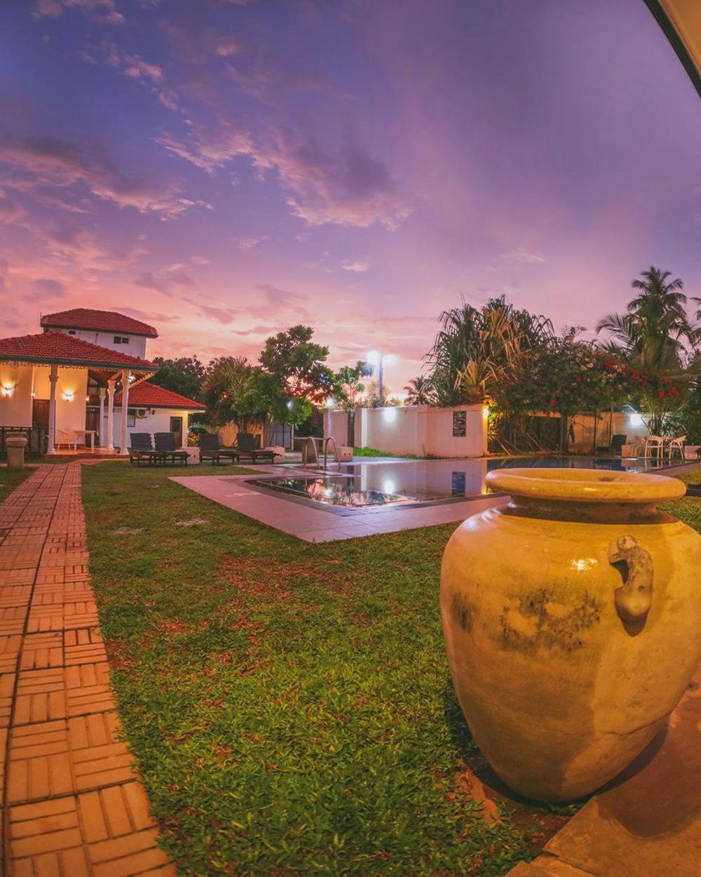 white rose beach resort marawila