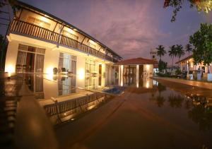 white rose beach resort marawila