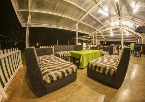 white rose beach resort marawila