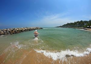 white rose beach resort marawila