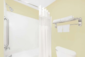 baymont by wyndham snyder