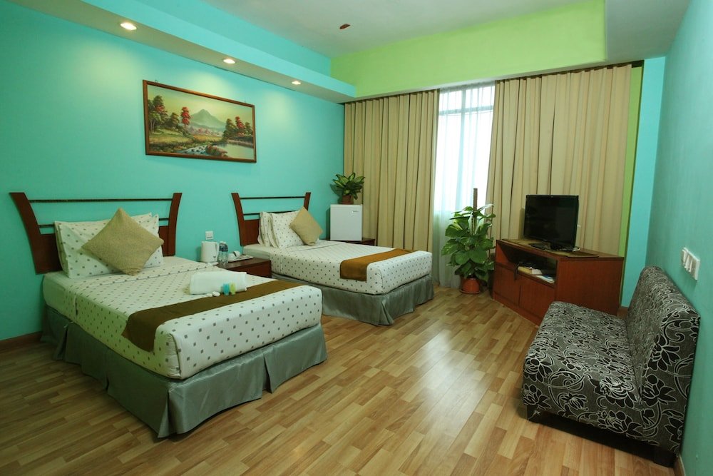 mayres hotel kota tinggi