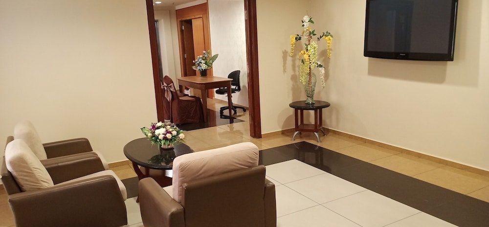 mayres hotel kota tinggi