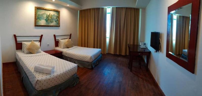 mayres hotel kota tinggi