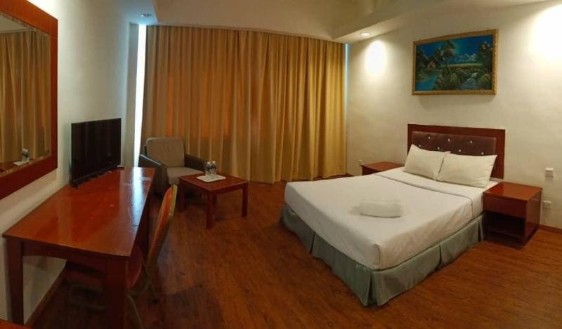 mayres hotel kota tinggi