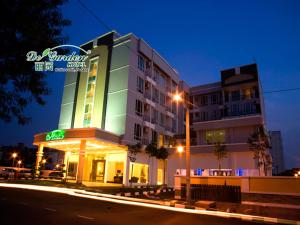 de garden hotel