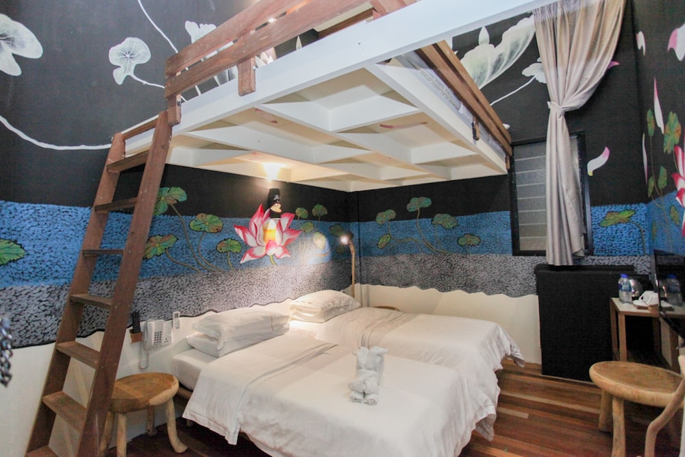 the happy 8 retreat kuala sepetang