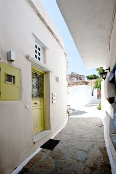tinos