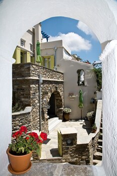 tinos