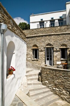 tinos